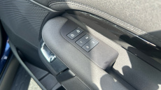 Land Rover Discovery 3.0 D300 S 5dr Auto Diesel Station Wagon